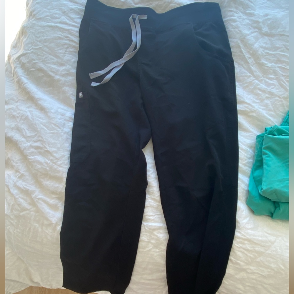 Figs Kade pants in black size S